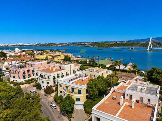Apartamento, Estômbar e Parchal