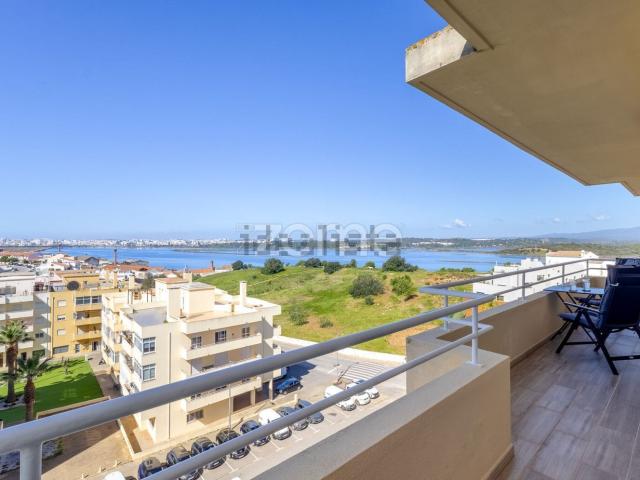 Apartamento, Estômbar e Parchal