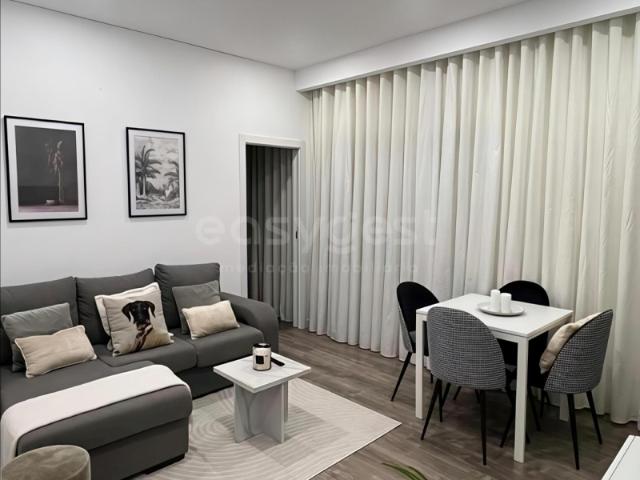 Apartamento Exclusivo com Logradouro Privativo e Estacionamento Interior Alvalade / Quinta dos Barros
