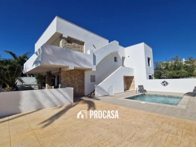 Apartamento exclusivo con piscina a pocos pasos de la playa. 101m² Empuriabrava
