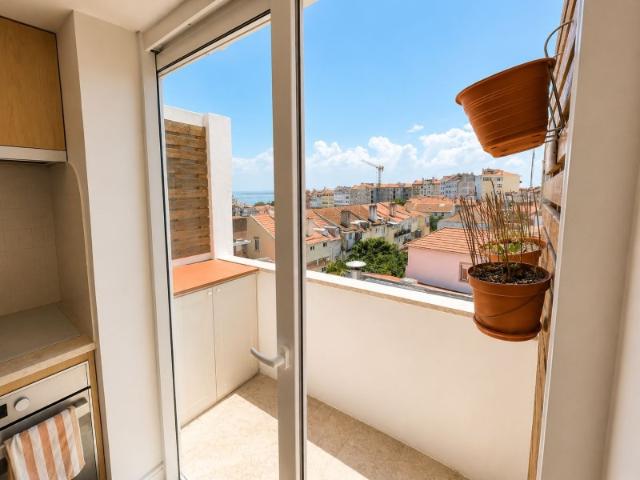 Apartamento exclusivo na Graça | Vista cidade e rio | Localização premium em Lisboa