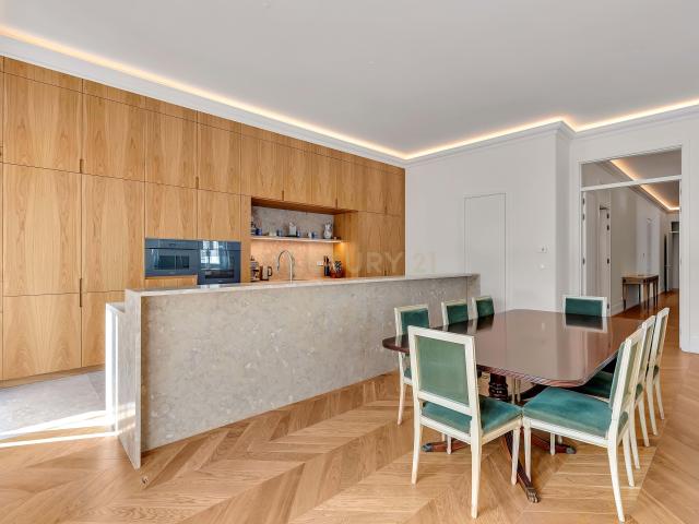 Apartamento Exclusivo T4 com Piscina Condomínio Privado – Marquês Pombal, Lisboa