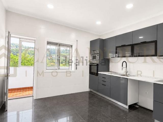 Apartamento, Fânzeres e São Pedro da Cova