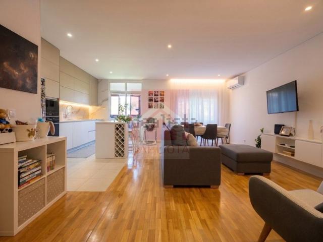 Apartamento, Fânzeres e São Pedro da Cova