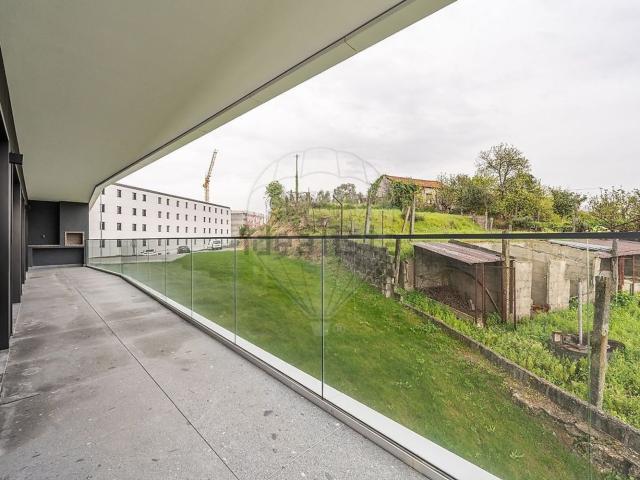 Apartamento, Ferreiros e Gondizalves