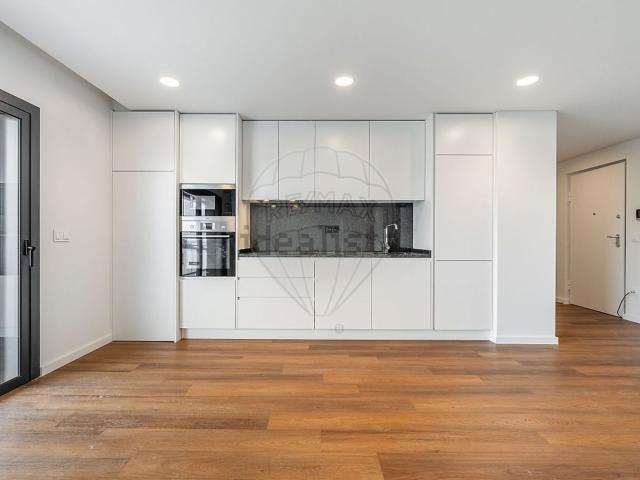 Apartamento, Ferreiros e Gondizalves