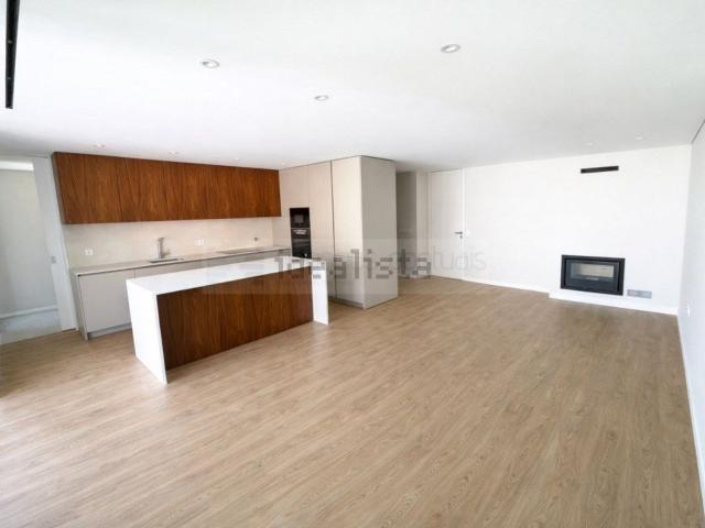 Apartamento, Ferreiros e Gondizalves