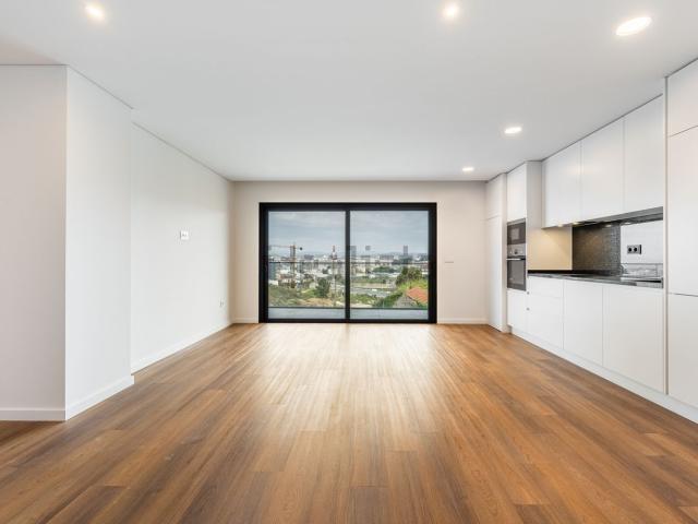 Apartamento, Ferreiros e Gondizalves