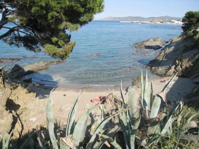 Apartamento frente al mar con terraza y garaje privado en Llançà