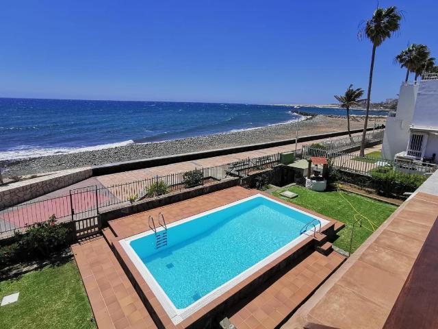 Apartamento frente al mar con terraza