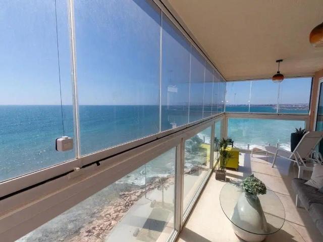 Apartamento frente al mar con vistas panorámicas al Mediterr. 122m² Pla del devesa