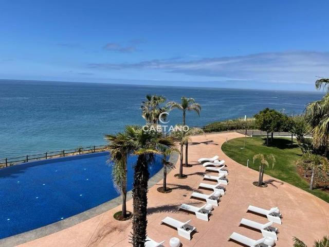 Apartamento Funchal 4 quartos primeira linha do Mar 198m² São Martinho