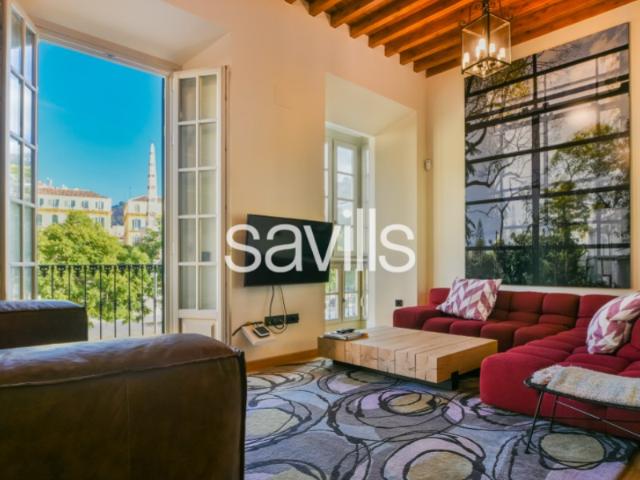 Apartamento histórico de lujo en Plaza de la Merced, Málaga, perfecto para vivir o trabajar