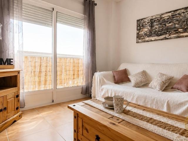 Luz natural y frescura: Tu nuevo apartamento en Hondón de los Frailes