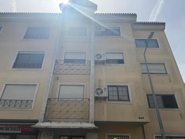 Apartamento T2 em Amadora