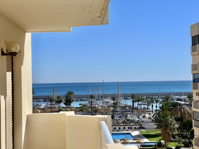 Apartamento Increíble En La Zona Del Puerto De Fuengirola. S. 95m² Fuengirola