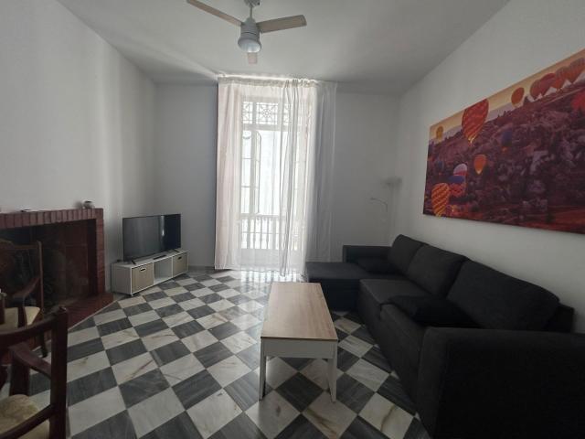 APARTAMENTO JUNTO A FACULTAD DE DERECHO