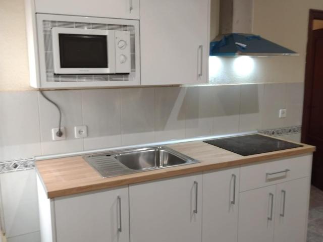 APARTAMENTO JUNTO A LA AVENIDA MEDINA AZAHARA