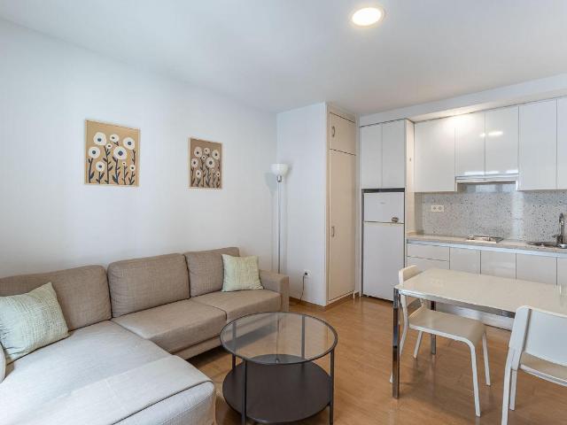 ¡APARTAMENTO JUNTO A LA PLAZA DE LA TRINIDAD!