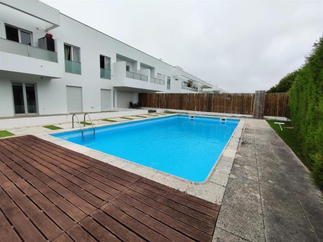 Apartamento junto a praia 81m² Pataias