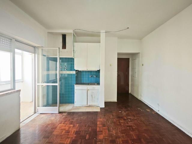 Apartamento junto ao Metro da Reboleira