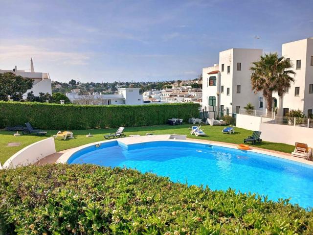 Apartamento, Lagoa e Carvoeiro