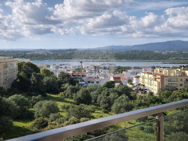 Apartamento, Lagoa e Carvoeiro