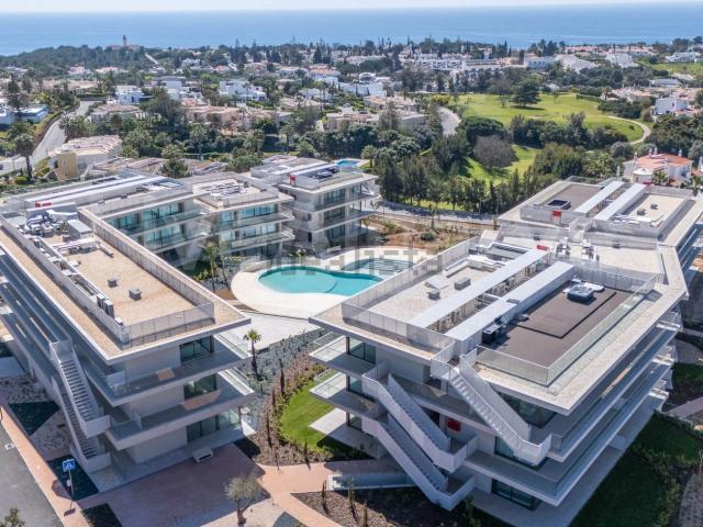 Apartamento, Lagoa e Carvoeiro