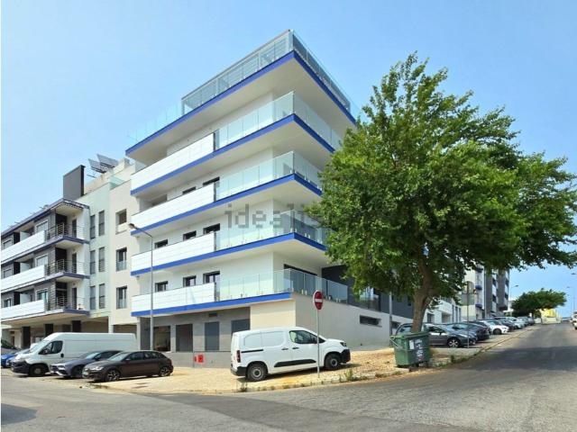 Apartamento, Laranjeiro e Feijó