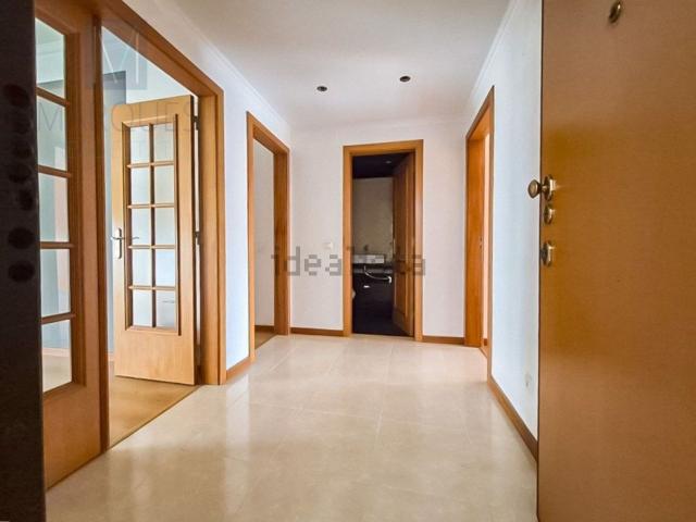 Apartamento, Laranjeiro e Feijó