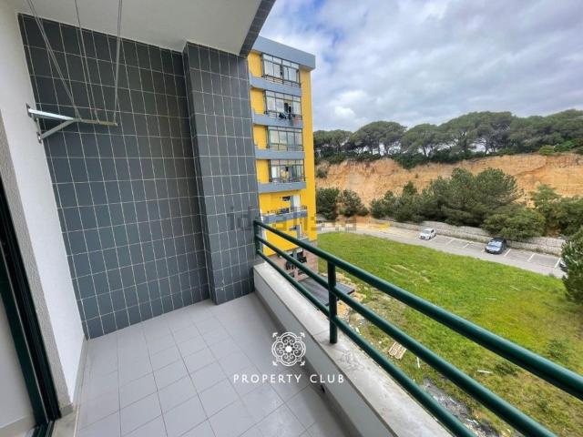 Apartamento, Laranjeiro e Feijó