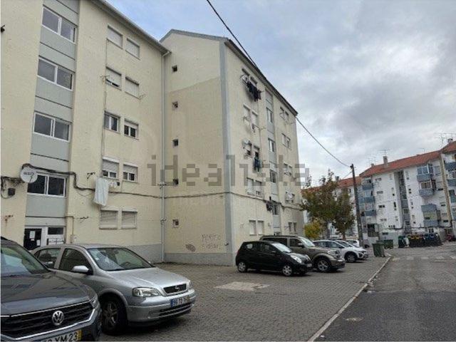 Apartamento, Laranjeiro e Feijó