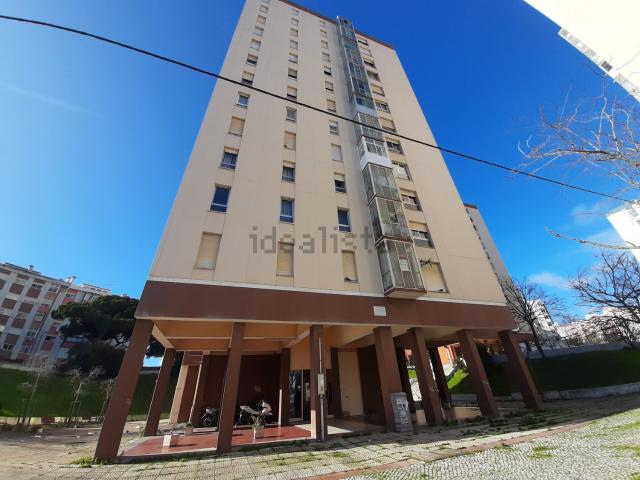 Apartamento, Laranjeiro e Feijó