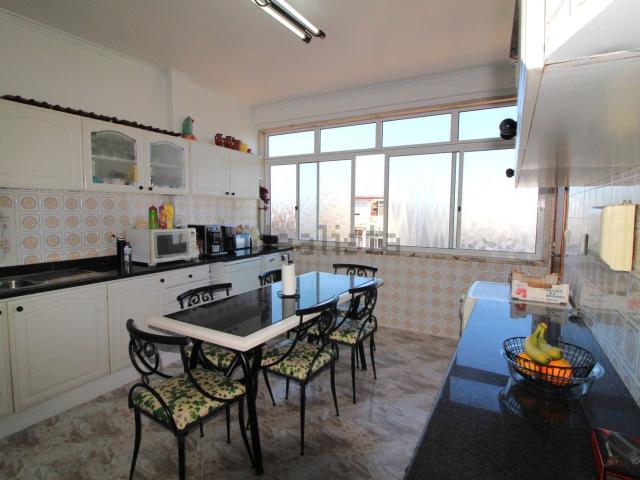 Apartamento, Laranjeiro e Feijó