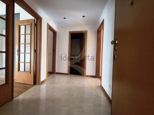 Apartamento, Laranjeiro e Feijó