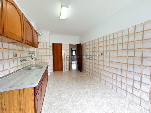 Apartamento, Laranjeiro e Feijó