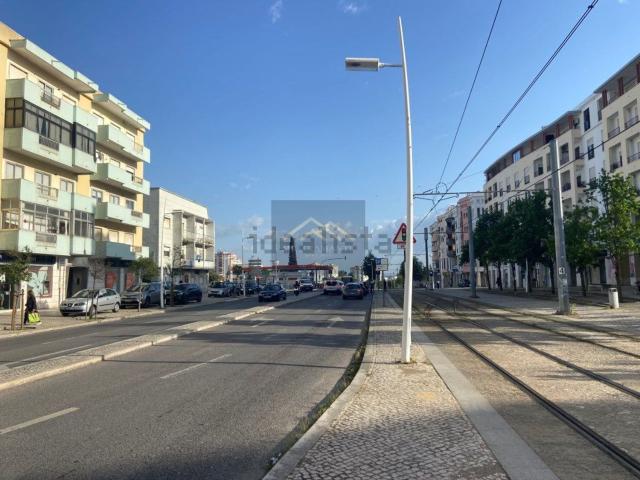 Apartamento, Laranjeiro e Feijó