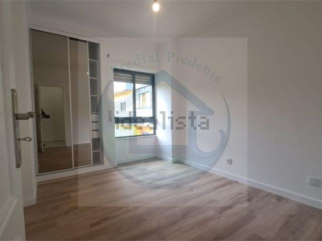 Apartamento, Laranjeiro e Feijó