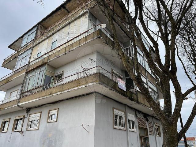 Apartamento, Laranjeiro e Feijó