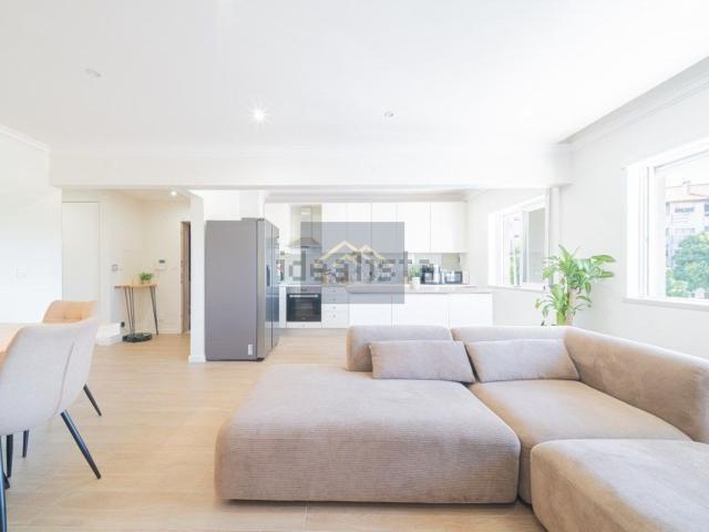 Apartamento, Laranjeiro e Feijó