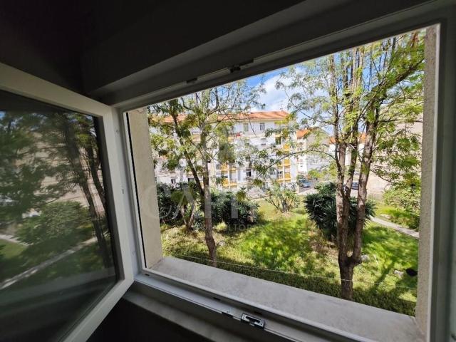 Apartamento, Laranjeiro e Feijó