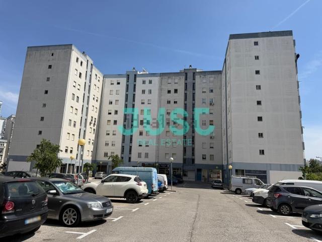 Apartamento, Laranjeiro e Feijó