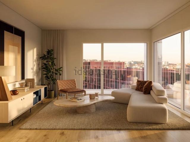 Apartamento, Laranjeiro e Feijó