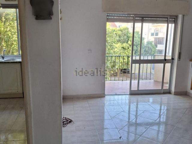 Apartamento, Laranjeiro e Feijó