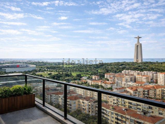 Apartamento, Laranjeiro e Feijó