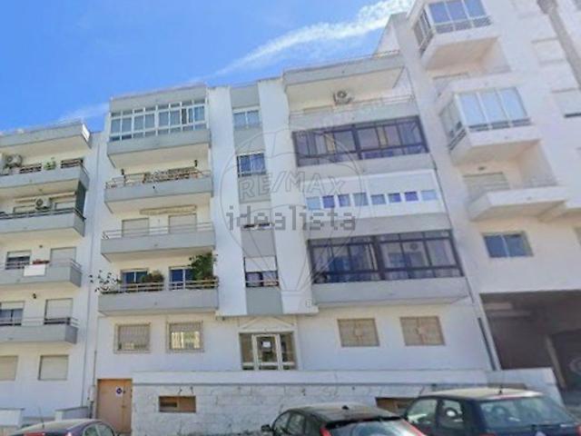 Apartamento, Laranjeiro e Feijó