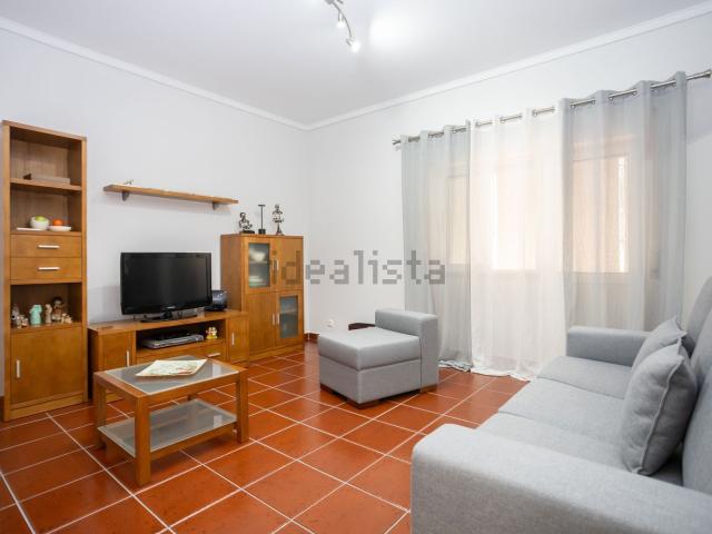 Apartamento, Laranjeiro e Feijó