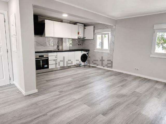 Apartamento, Laranjeiro e Feijó