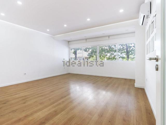 Apartamento, Laranjeiro e Feijó
