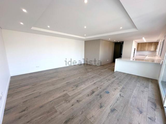 Apartamento, Laranjeiro e Feijó
